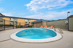 Piscine extérieure (ouverte en saison)