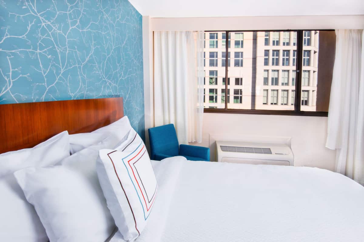 In-room safe, individually furnished, desk, laptop workspace