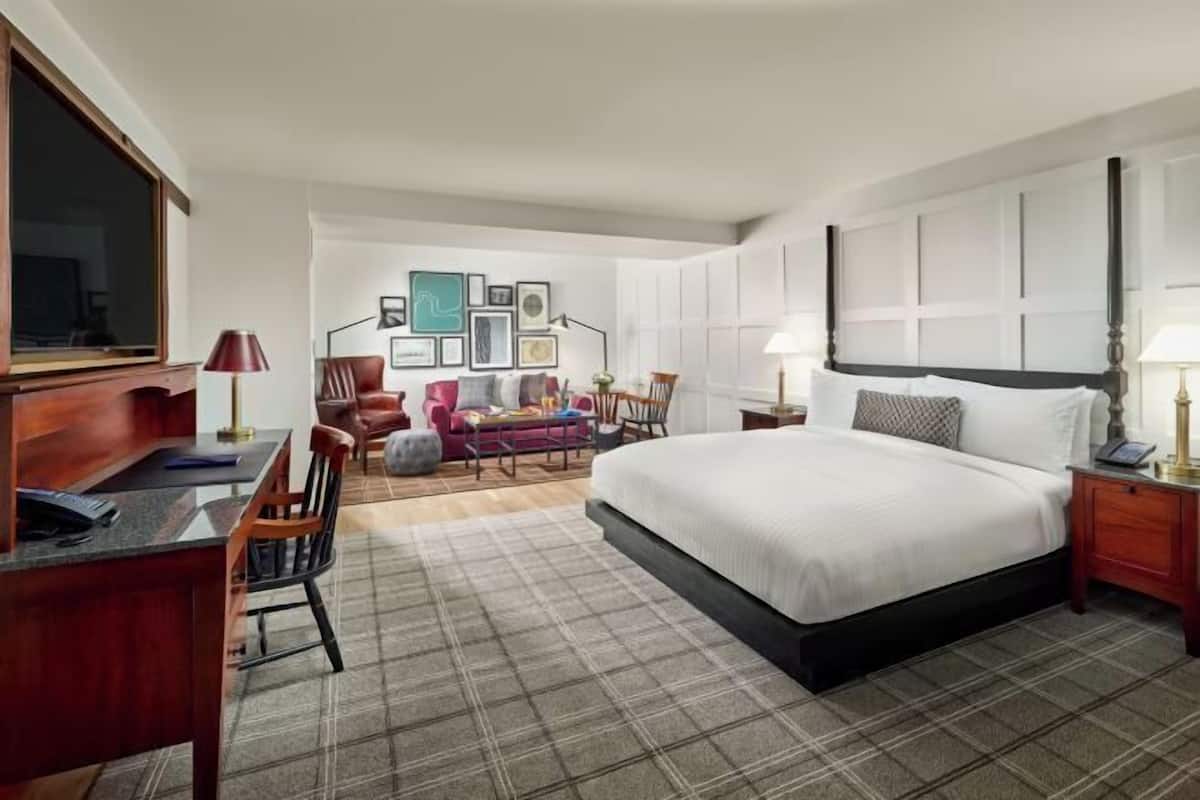 1 bedroom, premium bedding, down duvets, minibar