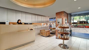 Couples treatment rooms, body treatments, hot stone massages