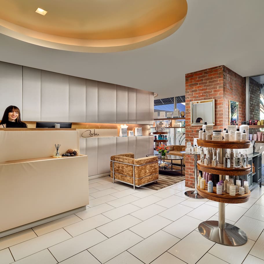 Couples treatment rooms, body treatments, hot stone massages