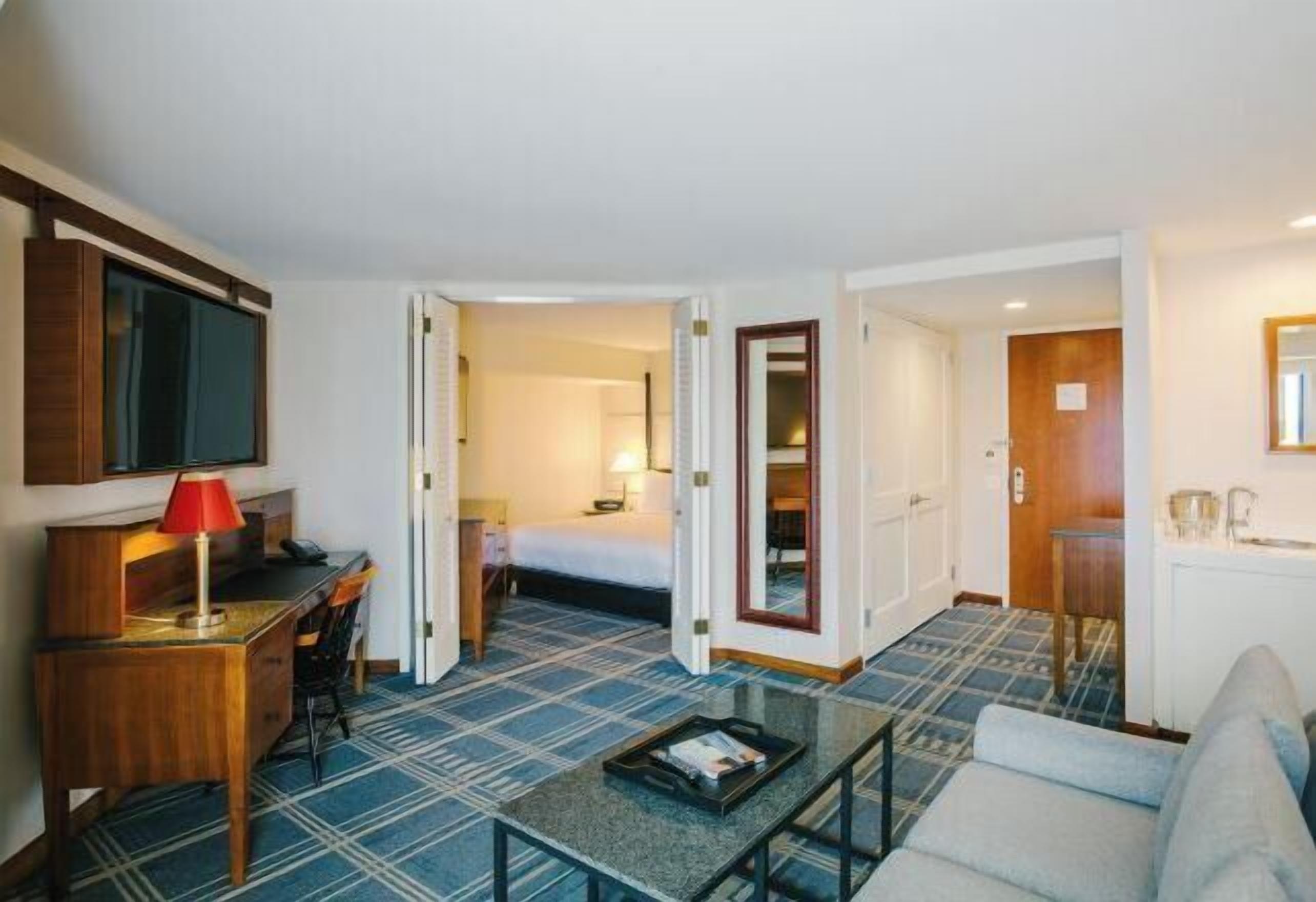 1 bedroom, premium bedding, down comforters, minibar