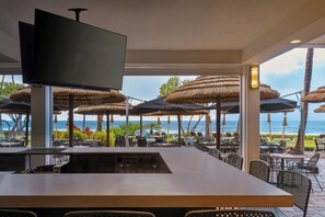 2 restaurants, breakfast served - Marriott's Maui Ocean Club - Lahaina & Napili Towers (Lahaina)