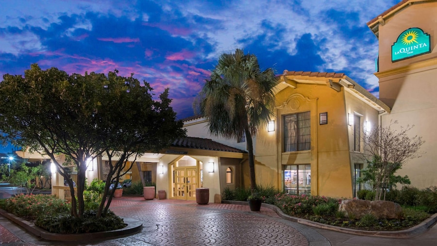 La Quinta Inn by Wyndham San Antonio Market Square