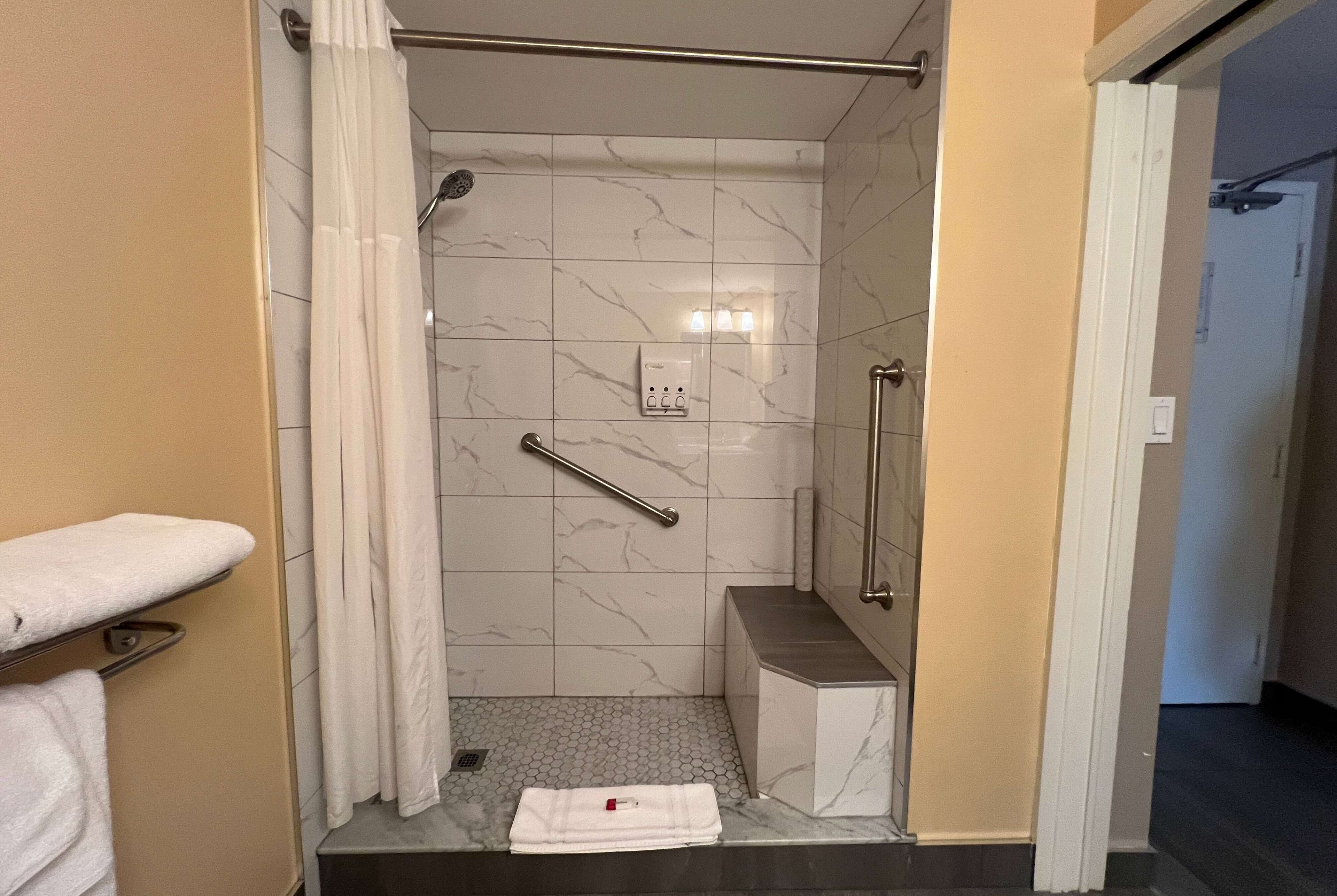Photo - Ramada by Wyndham London