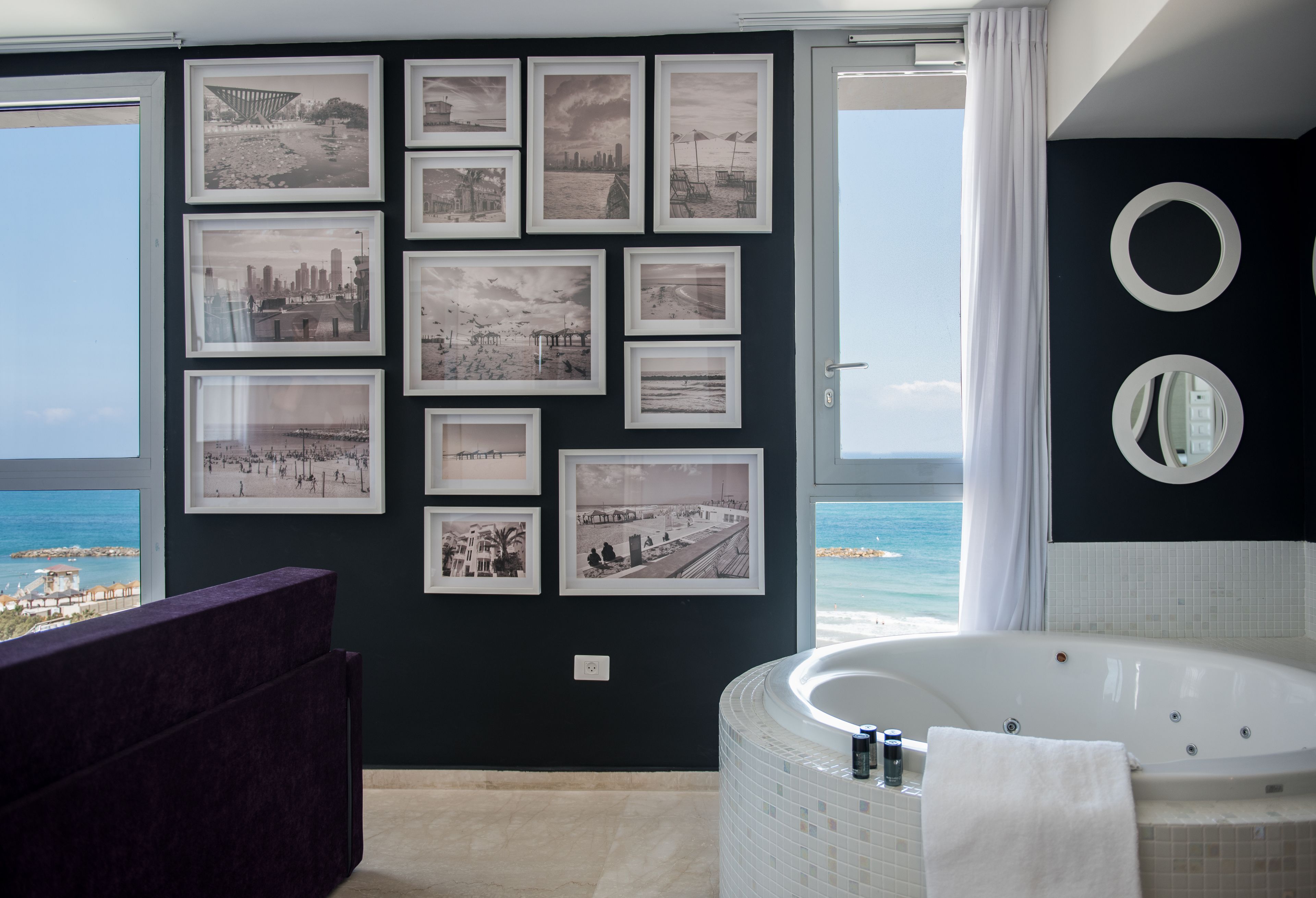 classic suite, 1 queen bed, hot tub, sea view | 1 bedroom, in-room safe, free wifi, bed sheets