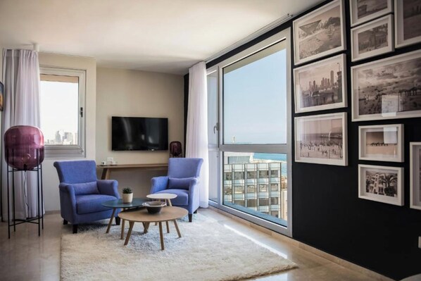 Classic Suite, 1 Queen Bed, Hot Tub, Sea View | In-room safe, free WiFi, bed sheets