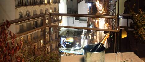 Minibar, in-room safe, desk, blackout curtains