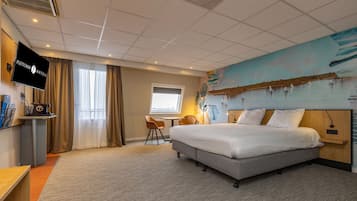 Quarto casal conforto, vista para o lago | Cofres nos quartos, escrivaninha, ferros/tábuas de passar roupa