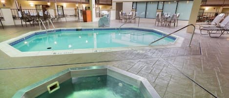 Hồ bơi trong nhà