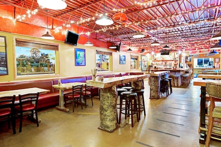 Restaurant. Ramada by Wyndham Anchorage