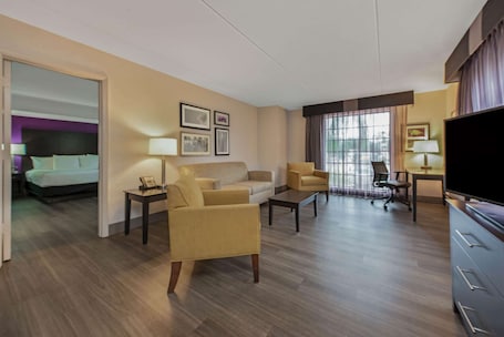 Suite, 1 Bedroom, Non Smoking | Premium bedding, desk, iron/ironing board, bed sheets. La Quinta Inn by Wyndham Miami Airport North