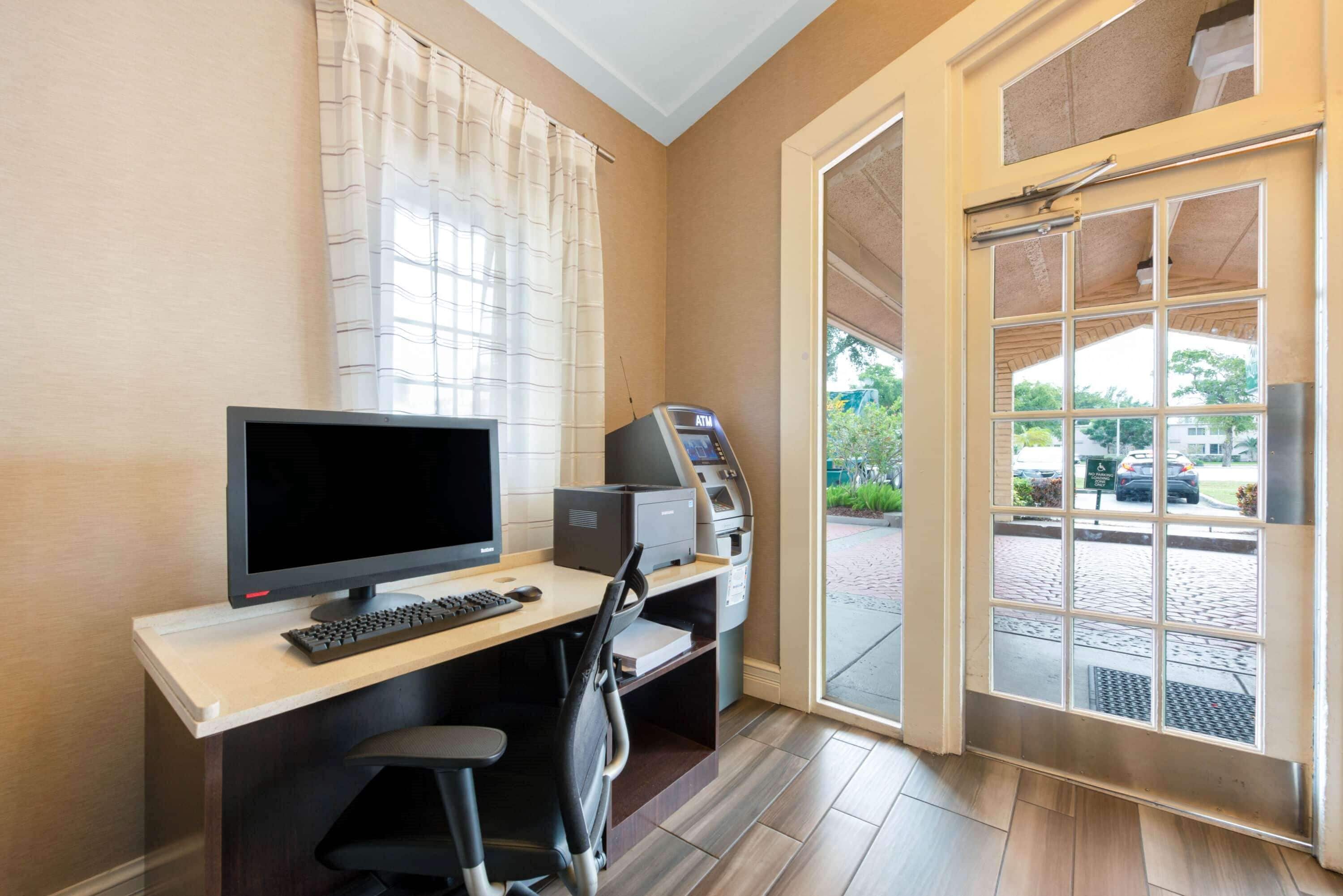 Photo - La Quinta Inn by Wyndham Miami Airport North