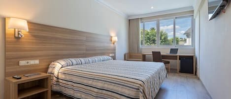 In-room safe, desk, laptop workspace, soundproofing
