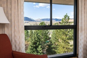 1 bedroom, premium bedding, in-room safe, desk