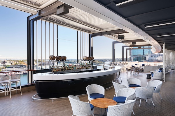 4 bars, bar sur le toit, lounge dans le hall, pub