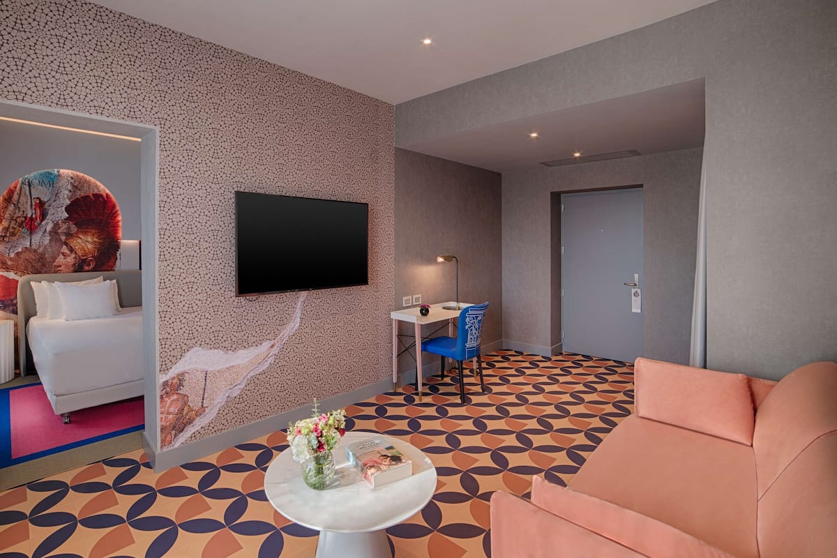 Ropa de cama de alta calidad y minibar