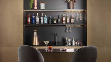 Hochwertige Bettwaren, Minibar, Zimmersafe, Schreibtisch