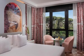 nhow Room | Premium bedding, minibar, in-room safe, desk