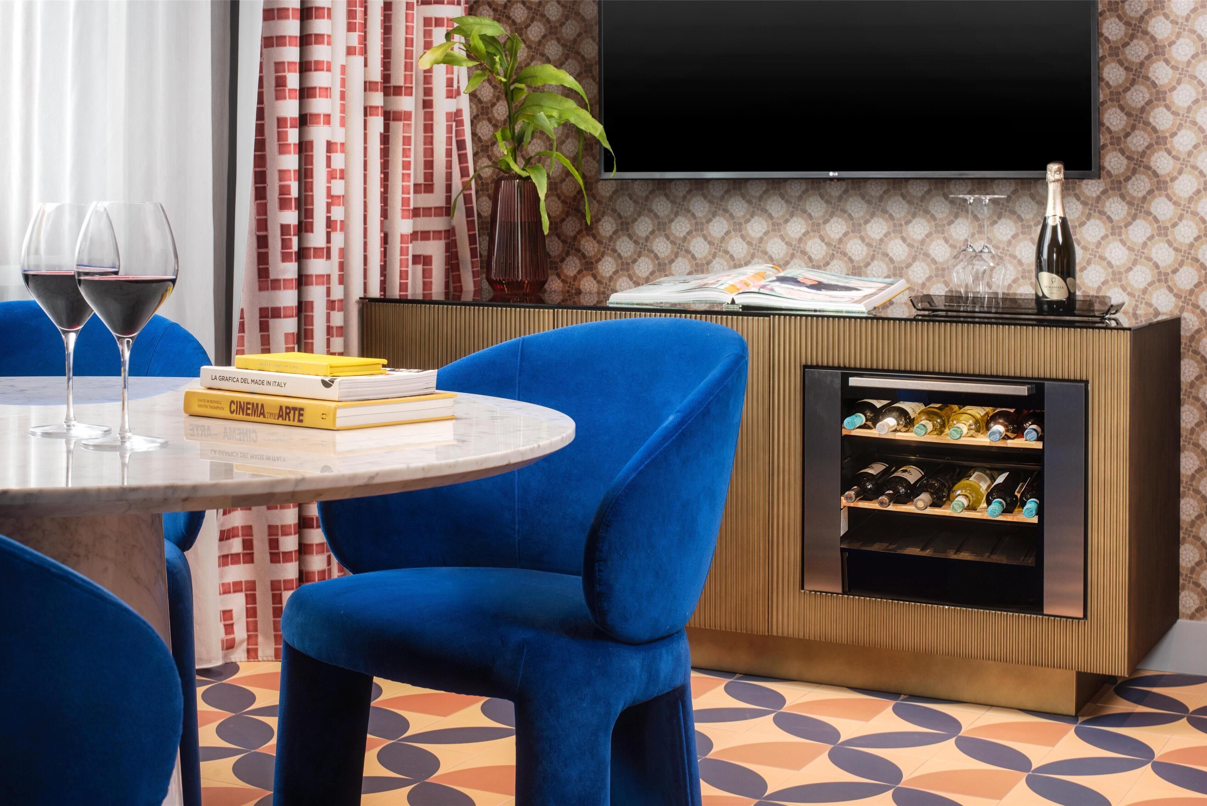 Suite (nhow Bacchus Beats) | Biancheria da letto di alta qualità, minibar, una cassaforte in camera