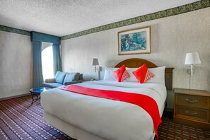 Minibar, coffres-forts dans les chambres, bureau