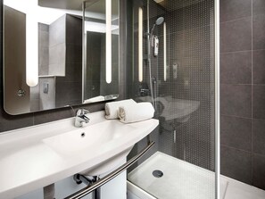 Twin Room (Sweet Room by Ibis) | Bathroom