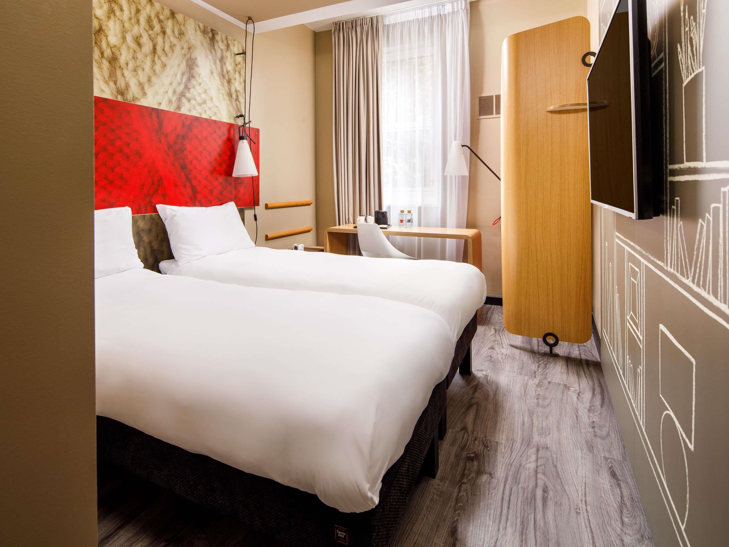 Phòng, 2 giường đơn, phù hợp cho người khuyết tật | Két bảo mật tại phòng, bàn, phòng cách âm, bàn ủi/dụng cụ ủi quần áo 