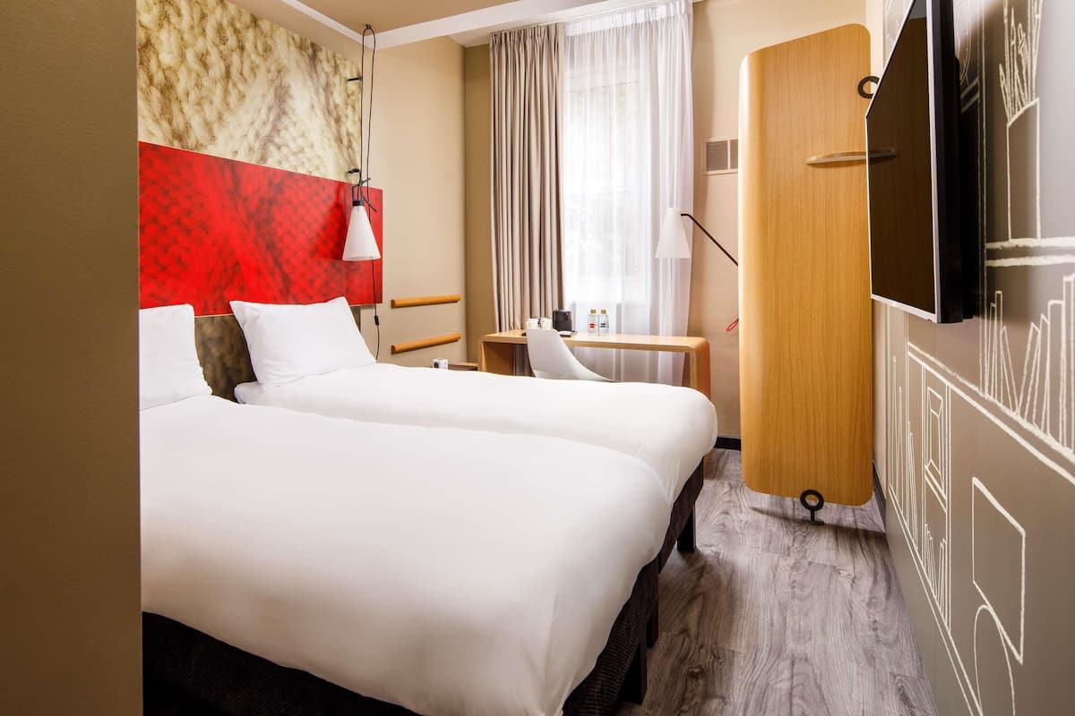 Chambre, 2 lits une place, accessible aux personnes à mobilité réduite