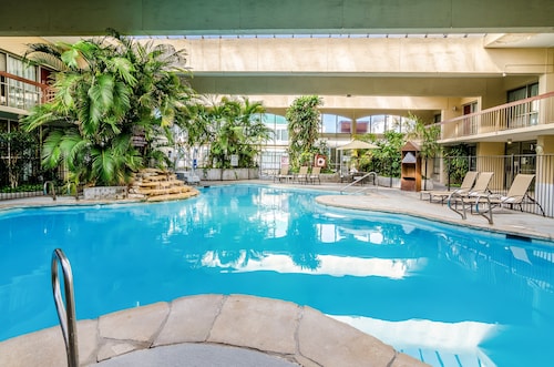 Red Roof Inn PLUS+ Wichita East