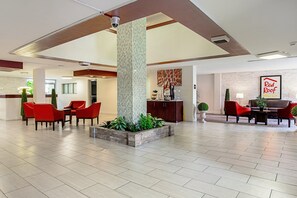 Lobby - Red Roof Inn PLUS+ Wichita East (Wichita)