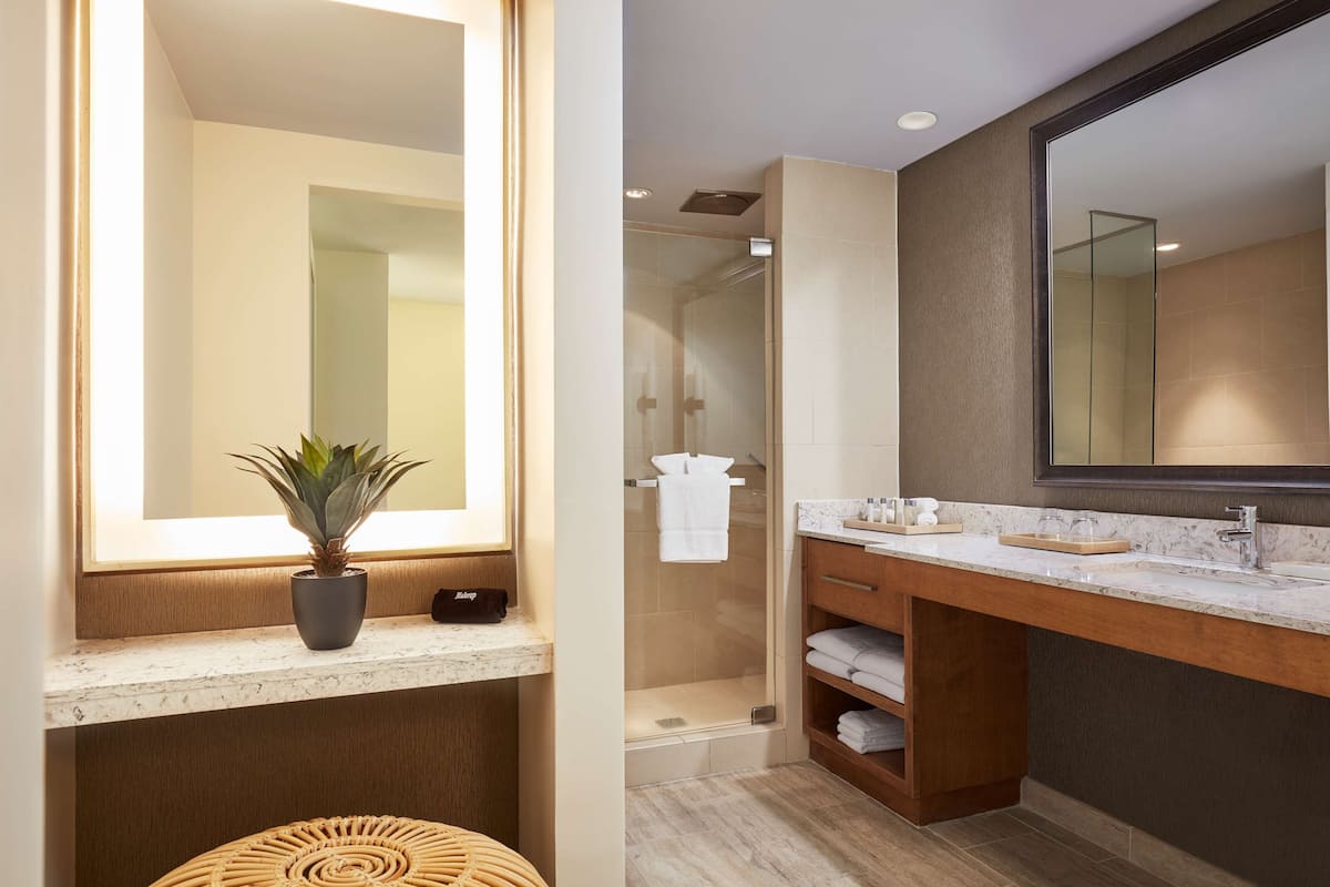 suite, 1 king bed (villa) | bathroom | separate bathtub and shower, deep-soaking bathtub, designer toiletries