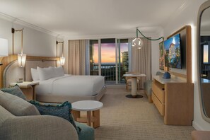 Premium bedding, in-room safe, desk, laptop workspace