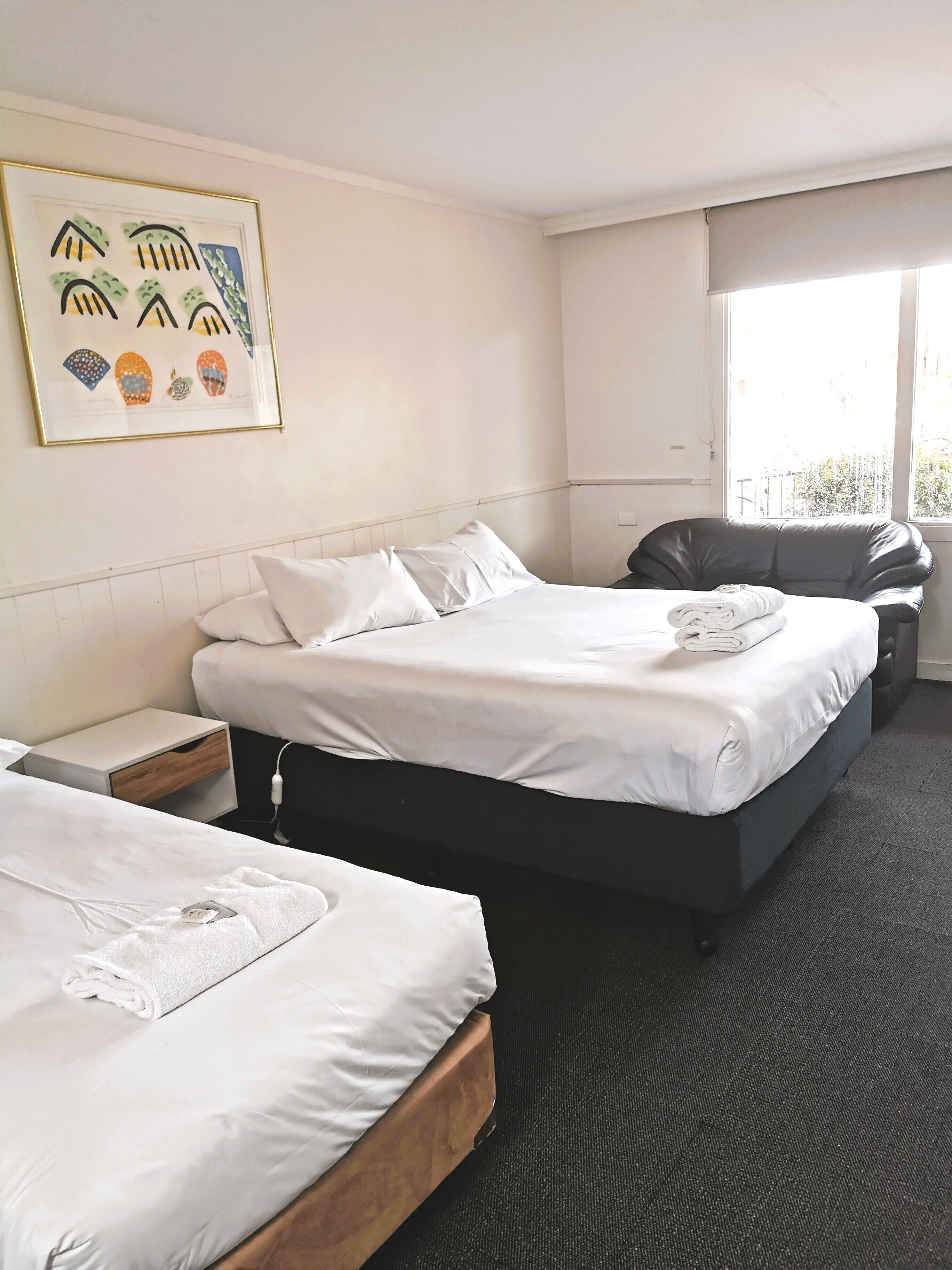 Familierom, ikke-røyk (4) | Individuelt innredet, blendingsgardiner og strykejern/-brett