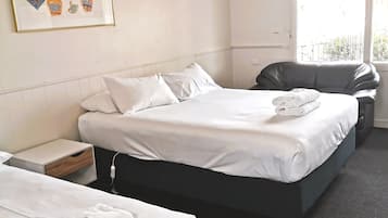 Family Room 4, Non Smoking | Individually furnished, blackout drapes, iron/ironing board, free WiFi