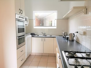 Comfort-Haus, 3 Schlafzimmer, Nichtraucher | Eigene Küche | Mini-Kühlschrank, Mikrowelle, Wasserkocher, Gefrierschrank