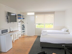 3 bedrooms, individually furnished, blackout curtains
