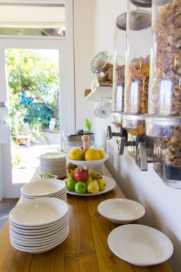 Daily continental breakfast (AUD 5 per person)