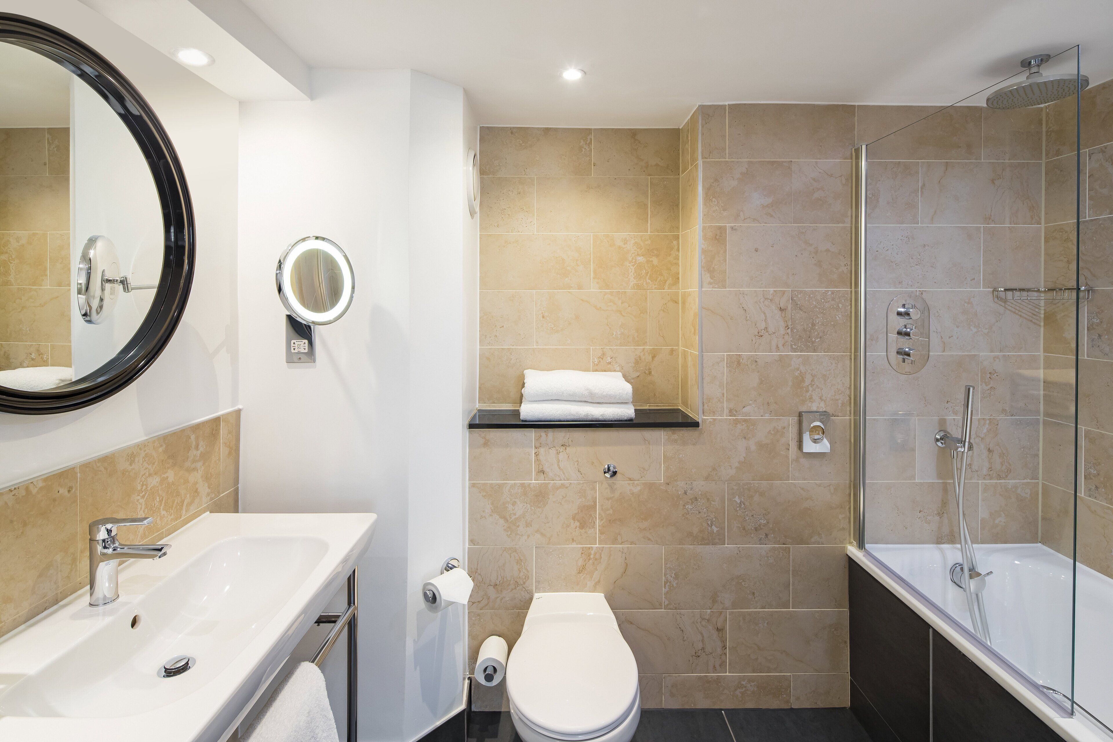 combined shower/bathtub, eco-friendly toiletries, hair dryer, towels