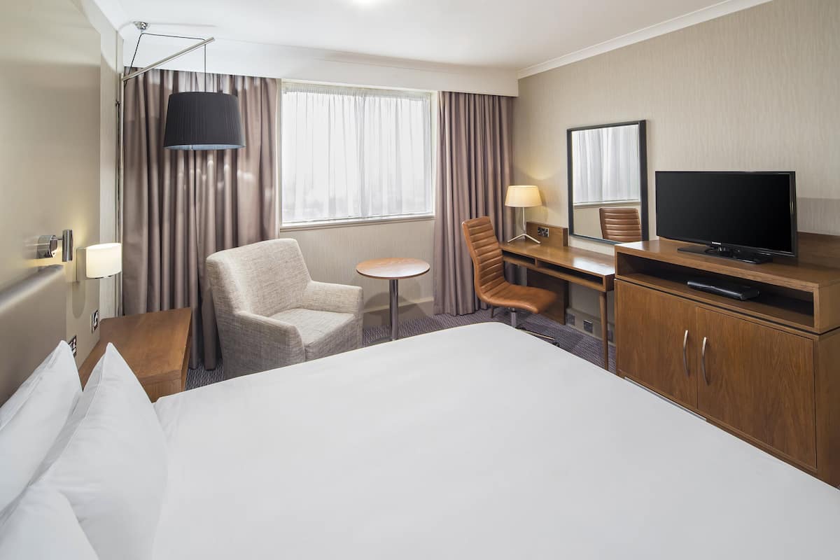1 bedroom, hypo-allergenic bedding, minibar, in-room safe