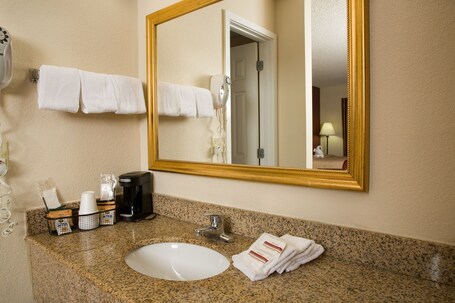 Red Roof Inn Suites Pigeon Forge Parkway - Image 10