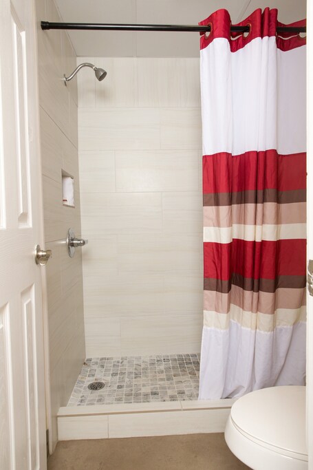 Red Roof Inn Suites Pigeon Forge Parkway - Image 32