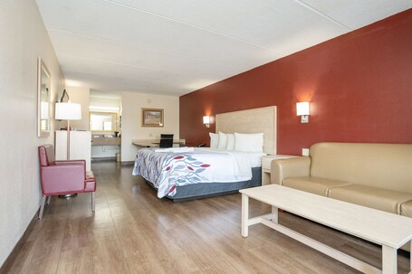 Red Roof Inn Suites Pigeon Forge Parkway - Image 16