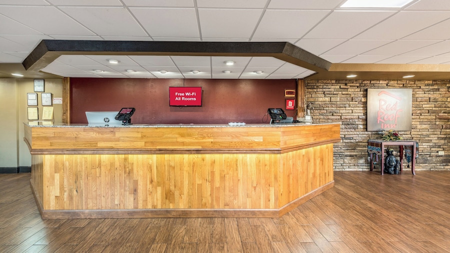 Red Roof Inn & Suites Pigeon Forge - Parkway