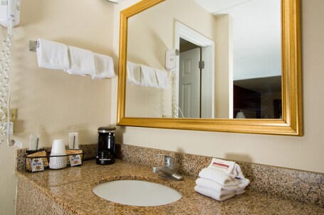 Red Roof Inn Suites Pigeon Forge Parkway - Image 20