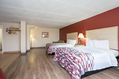 Red Roof Inn Suites Pigeon Forge Parkway - Image 28