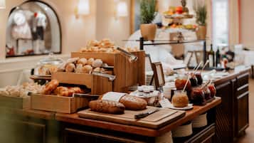 Tägliches großes Frühstück gegen Gebühr