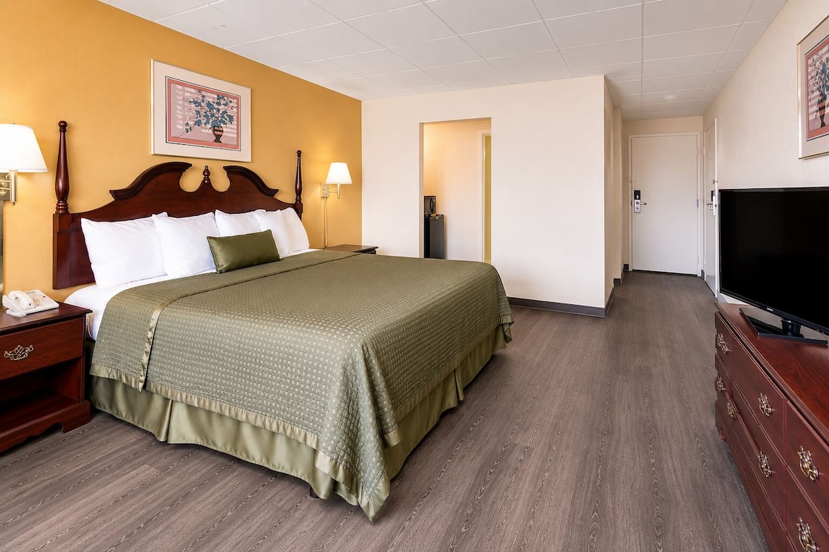 Chambre simple | Coffre-fort, bureau, rideaux d’obscurcissement