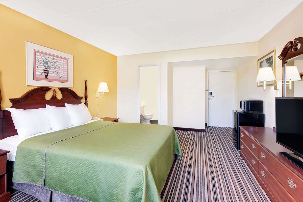 In-room safe, desk, blackout drapes, iron/ironing board