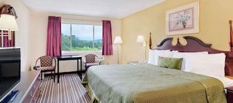 Travelodge by Wyndham Chambersburg