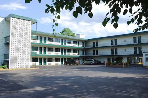 Lincoln Way Inn